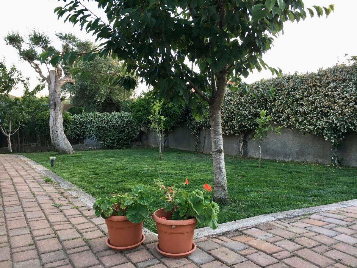 Golden Villa, Residenza Di Campagna Sassari Bagian luar foto